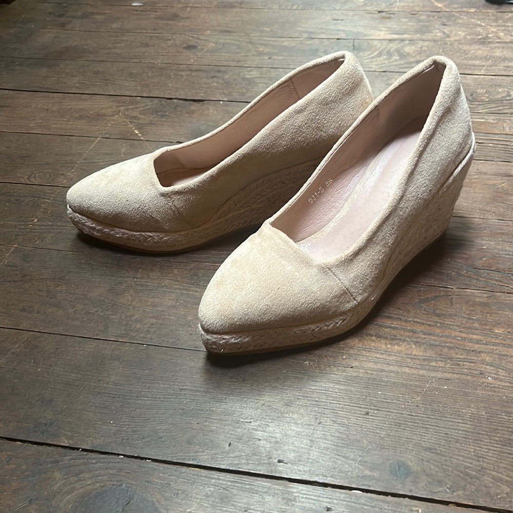 Tan wedges, new! Size 6.5